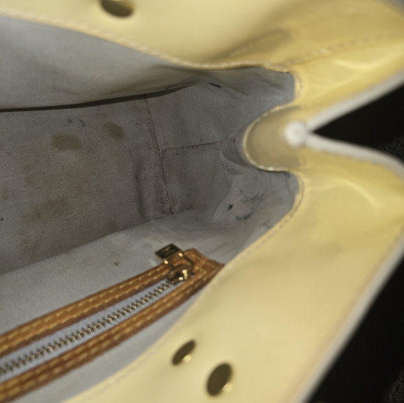 Louis Vutton Cream Color Vernis Bag (READ DESCRIPTION)(VERY USED) - Picture 12 of 14
